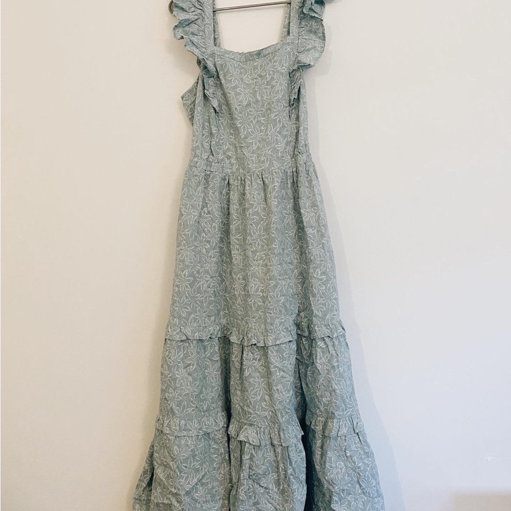 $22 | Universal Thread
Ruffle Sleeve Floral Dress | XL | Very Good
Condition